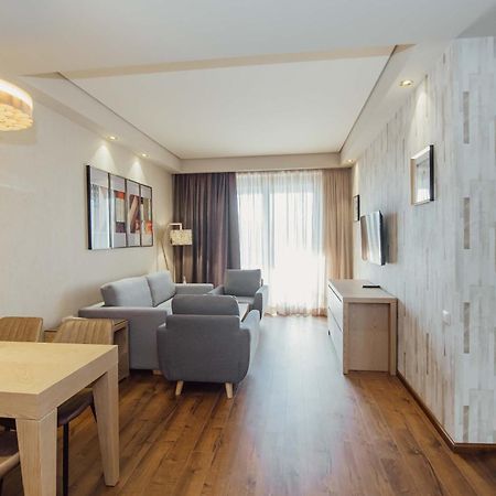 Dreamland Oasis Aparthotel Kobuleti Esterno foto